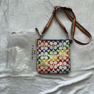 COACH Crossbody Jes Pride Rainbow Leather 2495 Purse Zippered